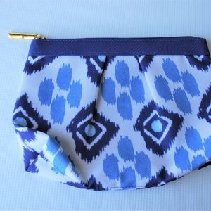 Estee Lauder Cosmetic Bag Blue White Zip Closure